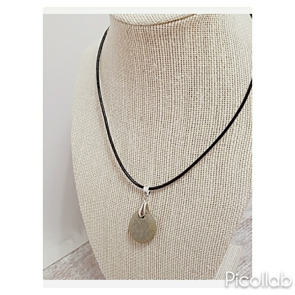 Jewelry - River Stone Simplicity Choker